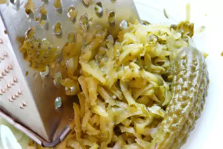 Рассольник из куриной голени с сыром "feta", в горшочке.: шаг 5