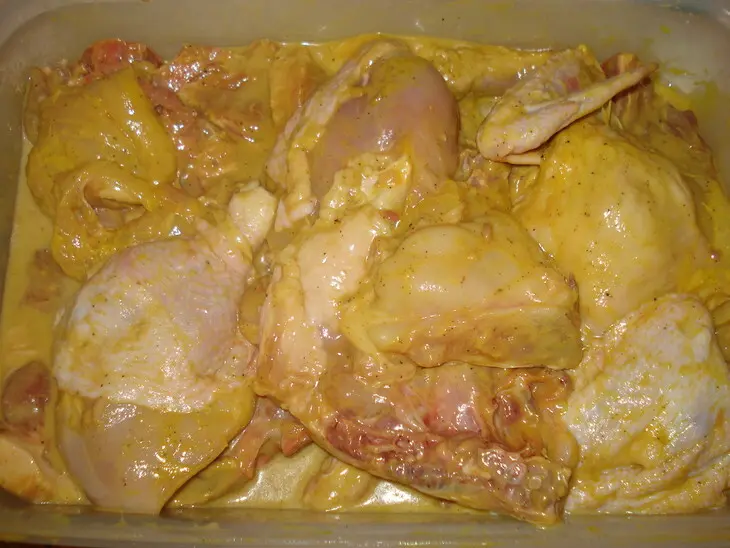 Пикантная курочка и сборный салат запечённые на углях: шаг 1