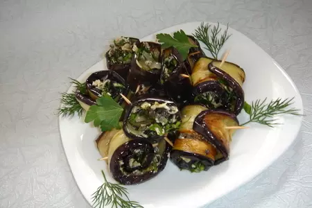 Рулетики из  баклажанов c сыром и оливками: шаг 5