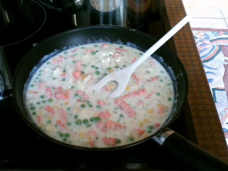 Запеканка из рыбы с овощами и макаронными изделиями: шаг 4
