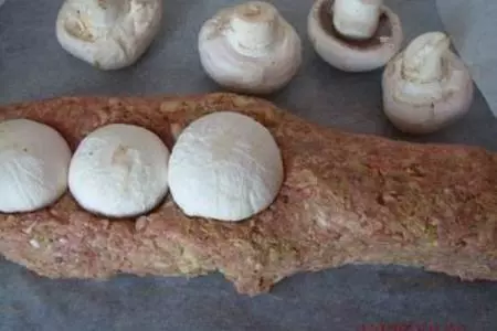 Багет мясной с грибами: шаг 2