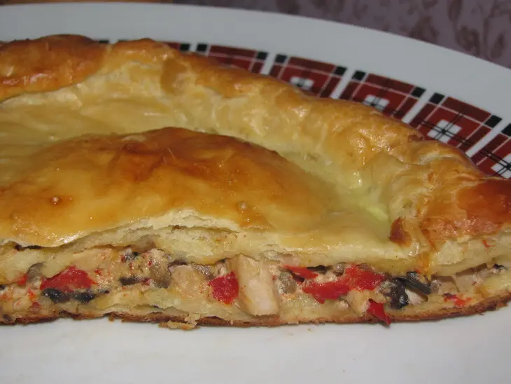 Куриное рагу с грибами в слоёном тесте: шаг 6