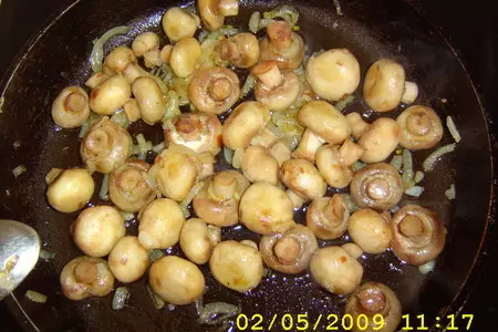 Салат с рукколой и шампиньонами: шаг 3