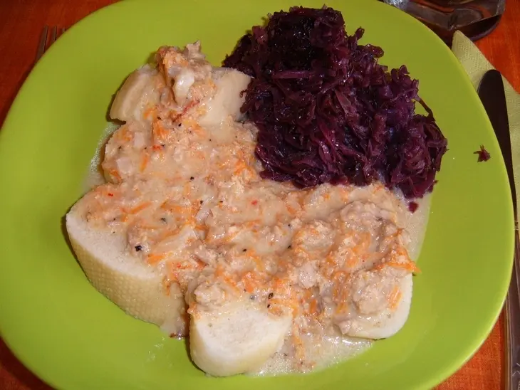 Vadas hús-мясо по охотничьи со сметаной с кнедли и  с тушеной капустой: шаг 1