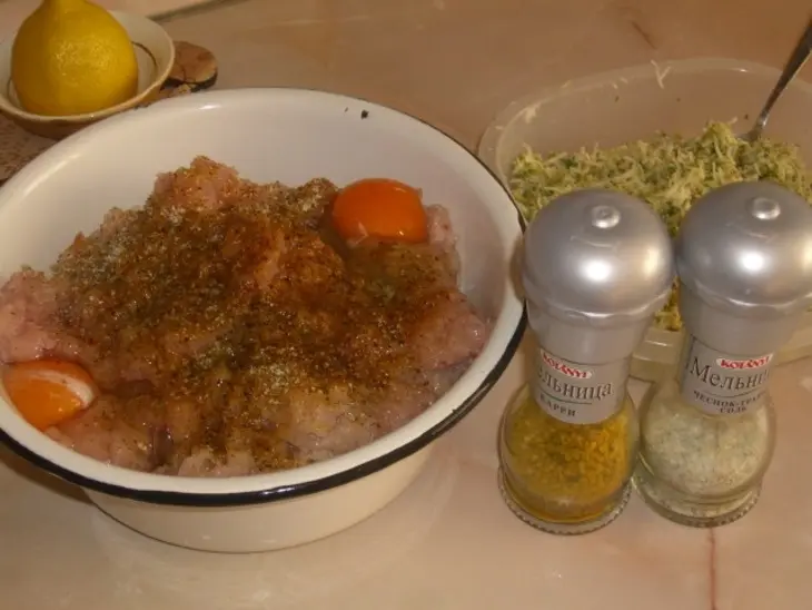 Куриные котлетки: шаг 1