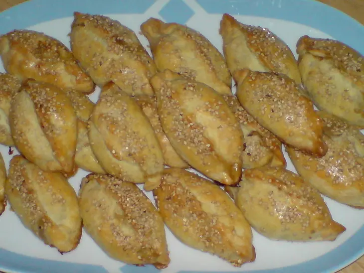 Пирожки с весенней капустой: шаг 8