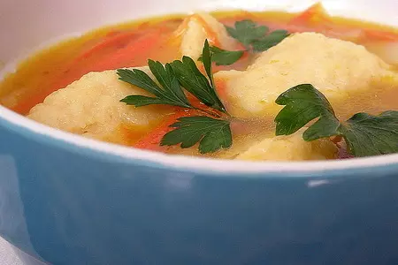 Суп с маными клёцками: шаг 1
