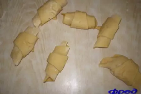 Рогалики с сухофруктами: шаг 5
