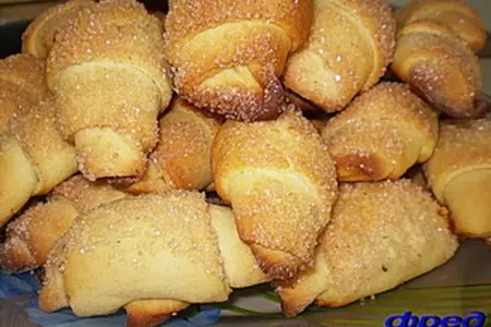 Рогалики с сухофруктами: шаг 7