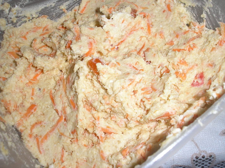 "фрикадельки из моркови и творога с цукатами в апельсиново-медовой глазури": шаг 1