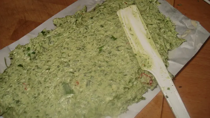 Масло зелёное с букетом: шаг 6