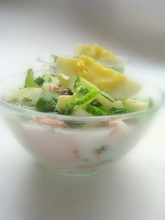 Окрошка на айране с сосисками.: шаг 2