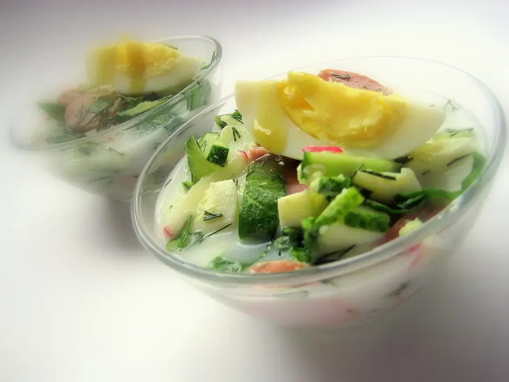 Окрошка на айране с сосисками.: шаг 3