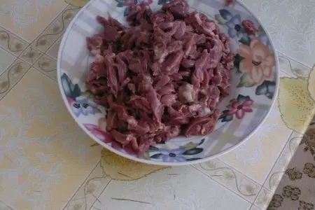 Салат из рисовой лапши с овощами и сердечками.: шаг 2