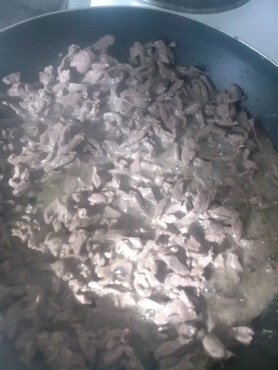 Салат из рисовой лапши с овощами и сердечками.: шаг 4