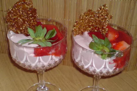 Клубнично-йогуртовый мусс с маринованной клубникой: шаг 9