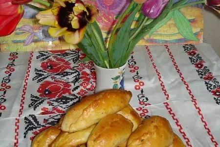 Золотистые воздушные пирожки( без яиц): шаг 2