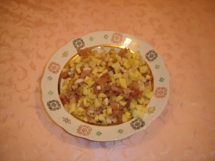 Закусочный кекс с картофелем и мясом.: шаг 1