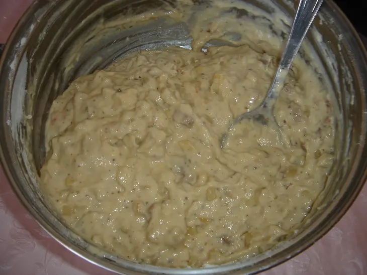 Закусочный кекс с картофелем и мясом.: шаг 3