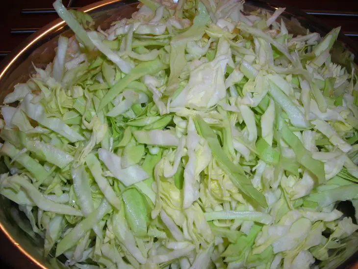 Тушёная капуста со свининкой и картошкой: шаг 3