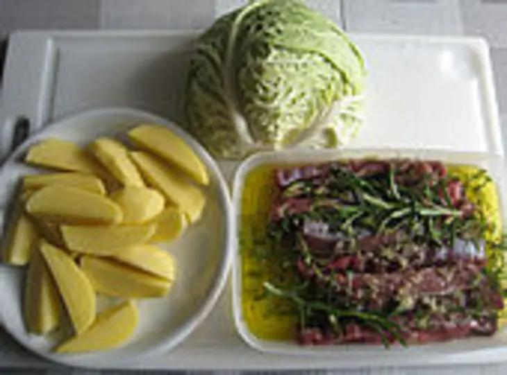 Маринованная,пикантная баранина с овощами.: шаг 1