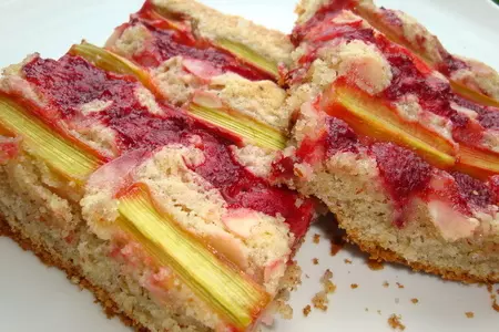 Пирог с ревенем и клубникой.: шаг 1