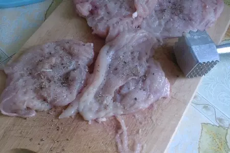 Куринная грудка с грибным пюре,брынзой с грибным соусом.: шаг 4