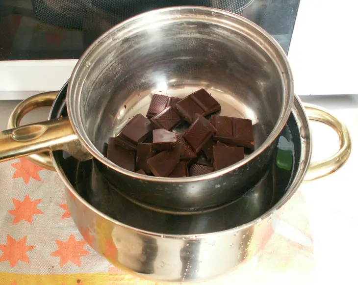 Шоколадный мусс с коньяком: шаг 2