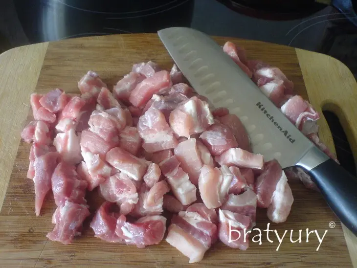 Картофель с мясом в горшке: шаг 2