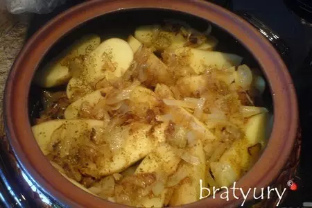 Картофель с мясом в горшке: шаг 6