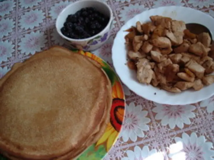 Пирог  с курицей и смородиной.: шаг 3