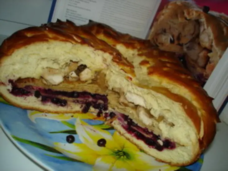 Пирог  с курицей и смородиной.: шаг 9