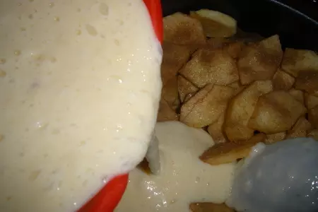 Яблочный пирог на печенье: шаг 3