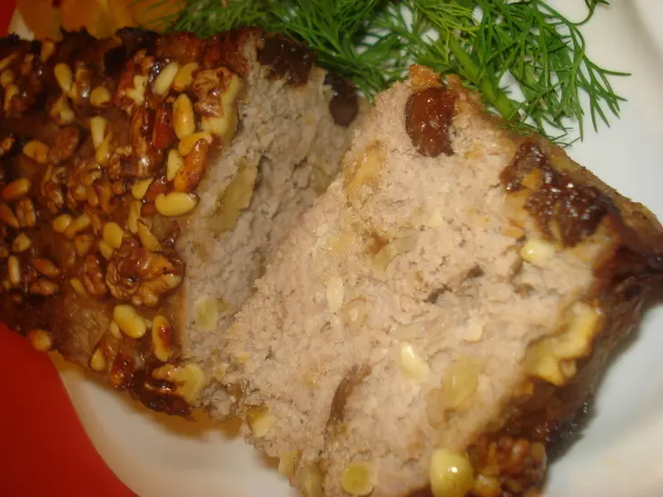 Мясной хлебец с черносливом и орехами: шаг 4