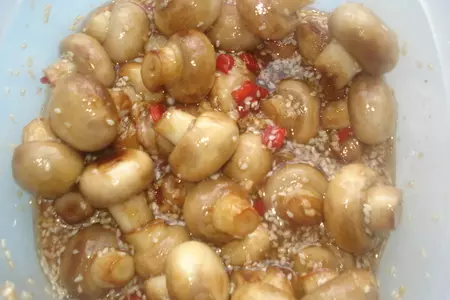 Грибы маринованные с кунжутом: шаг 4
