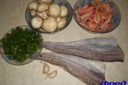 Морской окунь с грибами и креветками: шаг 1