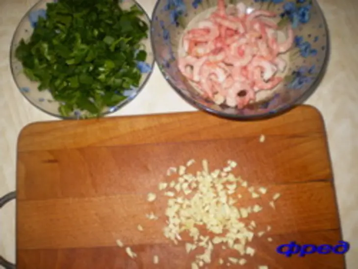 Морской окунь с грибами и креветками: шаг 3