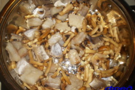 Морской окунь с грибами и креветками: шаг 5