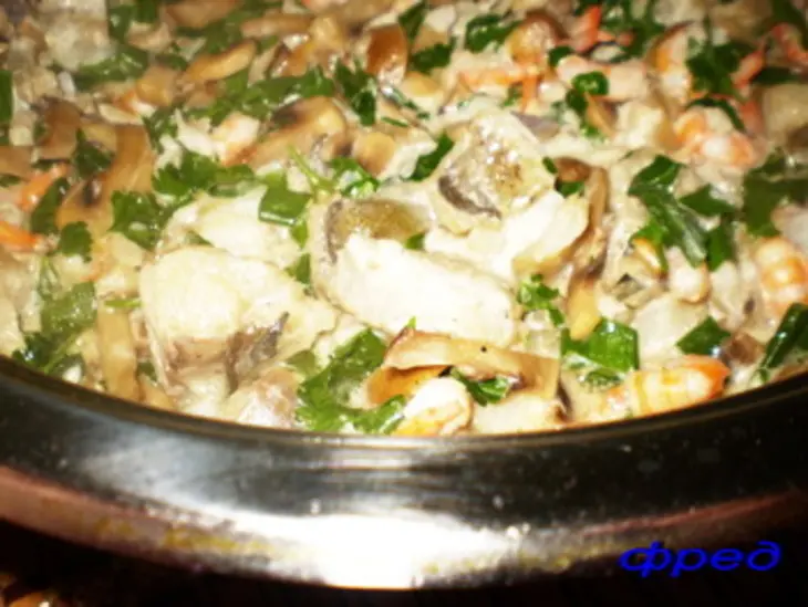Морской окунь с грибами и креветками: шаг 8