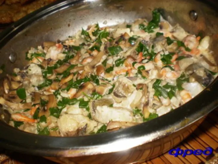 Морской окунь с грибами и креветками: шаг 9