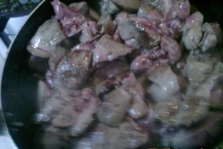 Картофель с цыплячьей печенью и беконом в яблочно-тимьяновом соусе: шаг 3