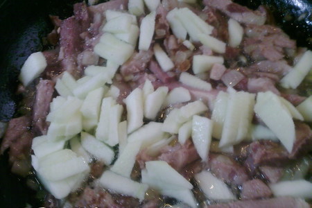 Картофель с цыплячьей печенью и беконом в яблочно-тимьяновом соусе: шаг 5