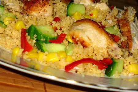 Салат из кускуса с куриной грудкой: шаг 2