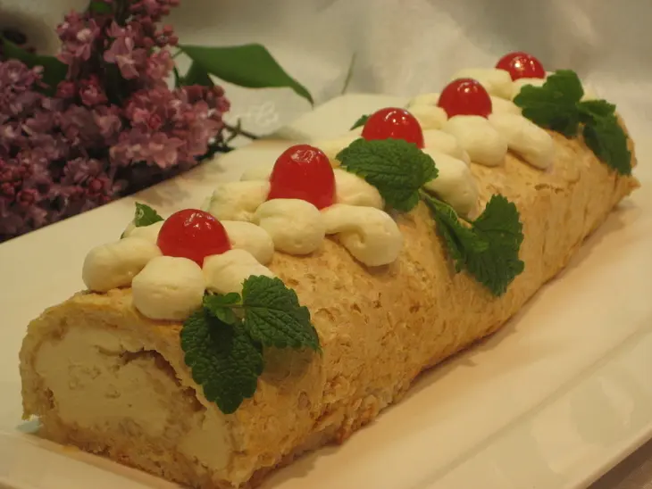 Маскарпоне - меренговый рулет: шаг 9