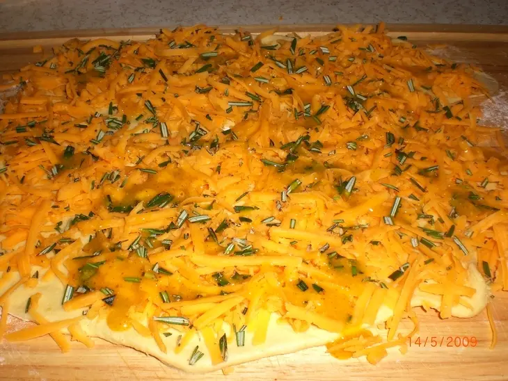 Сырные шарики с розмарином и горчицей: шаг 1