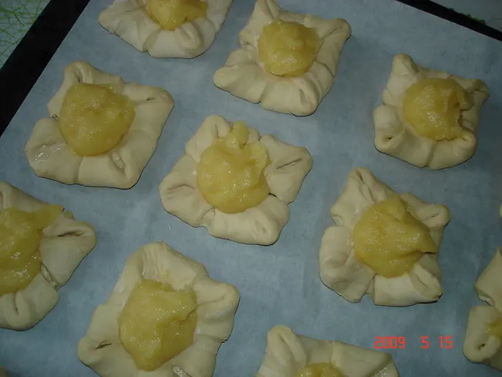 Пирожные розанчики с заварным кремом и фруктами(по мотивам датской выпечки): шаг 6