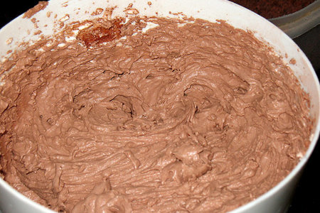 Шоколадно-малиновый торт "вулкан": шаг 4