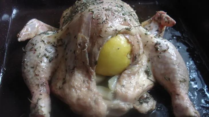 Курочка в гнёздышке - курица в чесночном креме с картофелем в лимонном соке: шаг 4