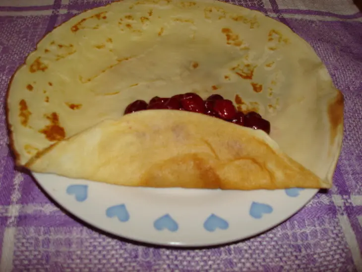 Блинчики "пьяная вишня": шаг 1