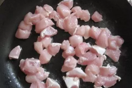 Салат цезарь с курицей: шаг 1